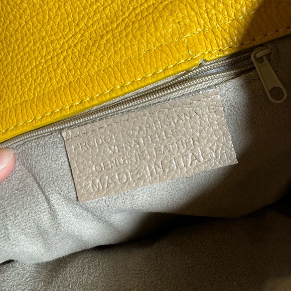 Yellow Italian leather purse/crossbody bag - Picture 5 of 6